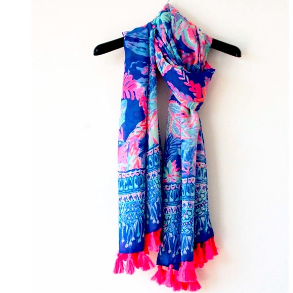 RARE LILLY PULITZER RESORT
SCARF WRAP LILLIAN
OVERSIZED BLANKET
ENGINEERED WRAP - Picture 5 of 5
